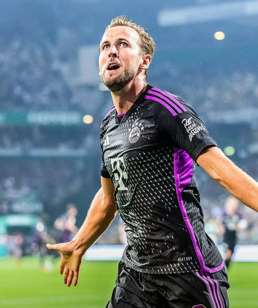 爱游戏官网-凯恩焦点对战，Doinb与40激战曼联分钟，败北胜负难料！赛场气氛高涨-爱游戏官网