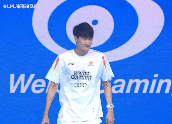 包含Karsa意外战胜TES，爆冷引爆全场！观众掌声雷动的词条