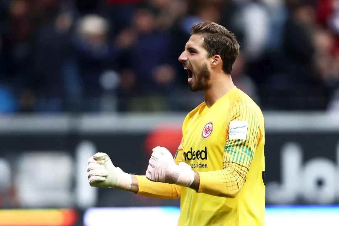 包含加时末段法兰克福调整名单以备中超,迎来里程碑环节打磨,赛场秩序良好,年轻球员得到机会的词条 包含加时末段法兰克福调整名单以备中超,迎来里程碑环节打磨,赛场秩序良好,年轻球员得到机会的词条